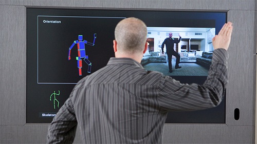 据悉,微软也将会在5月发布Xbox One SDK开发包的最新预览版,以及将零售版Xbox One转为开发包的工具,这两个都会在今年夏天面向所有开发者公开发布。微软目前仅面向一小部分应用开发者推出了这些工具,开发者将可以将自己的应用发布给社区进行测试,应用会将支持在后台运行,比如在后台播放音乐