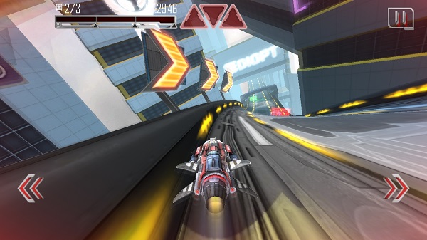 未来派赛车手游测评 未来警察不好当2