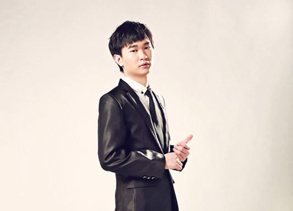 《虎牙会客厅》今晚首播 董导誓要Gank EDG队长