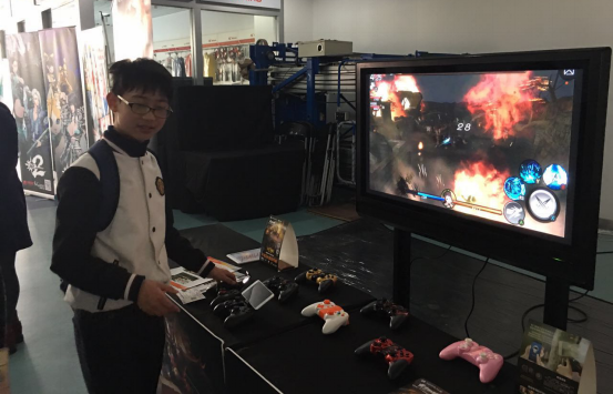 新游手柄：移动电竞催化手游操控外设市场